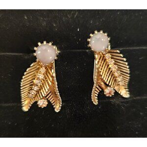 Vintage Lavender & Gold Clip Earring